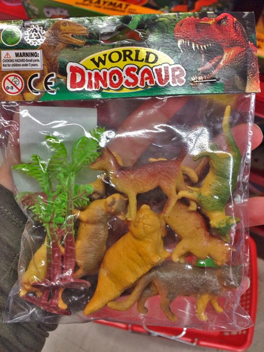 monde des dinosaures jouets chiens chats