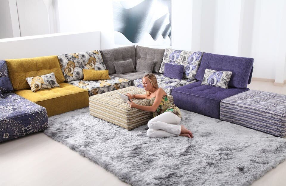 decoration,interieur,cosy,coussin,sol,jaune,violet