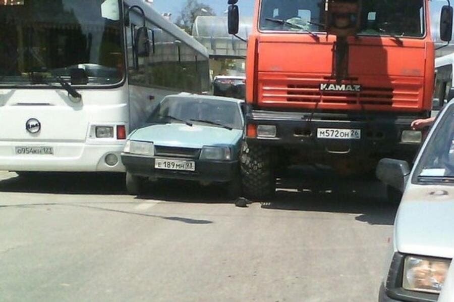 voiture, embouteillage, malchance, insolite