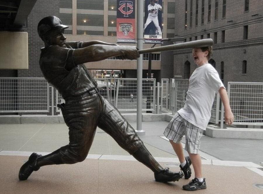 statue baseball