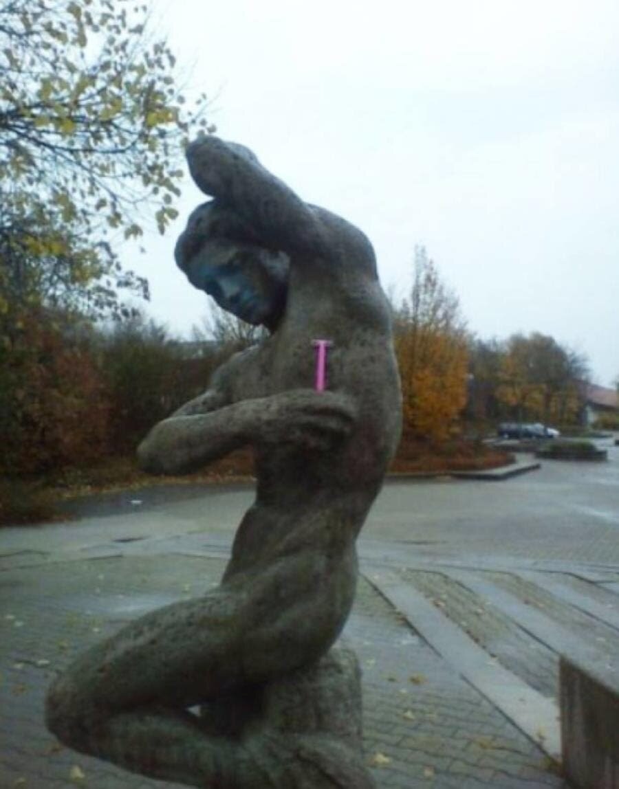 statue rasoir