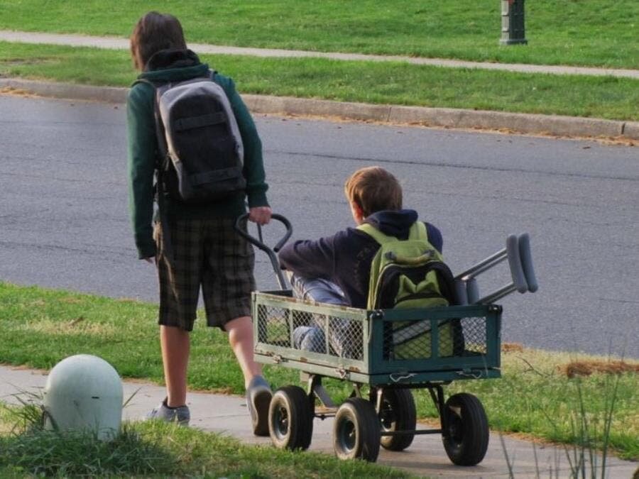 aider, enfant, espoir, insolite, chariot