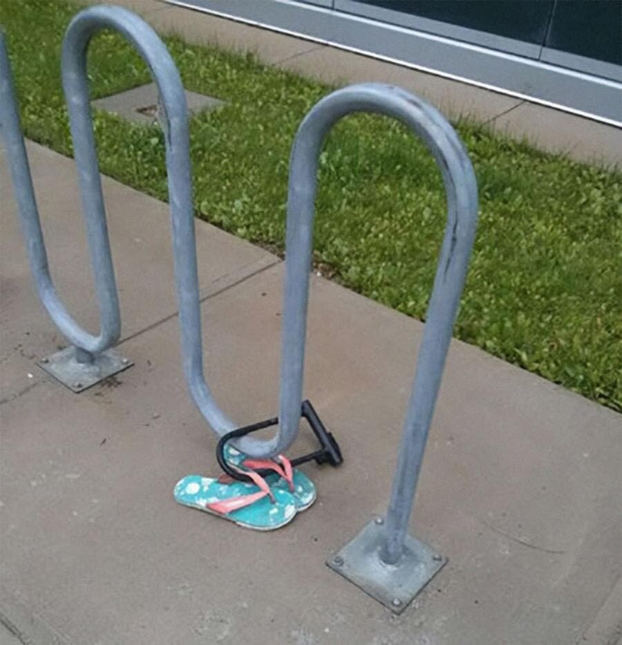 tongs râtelier vélo