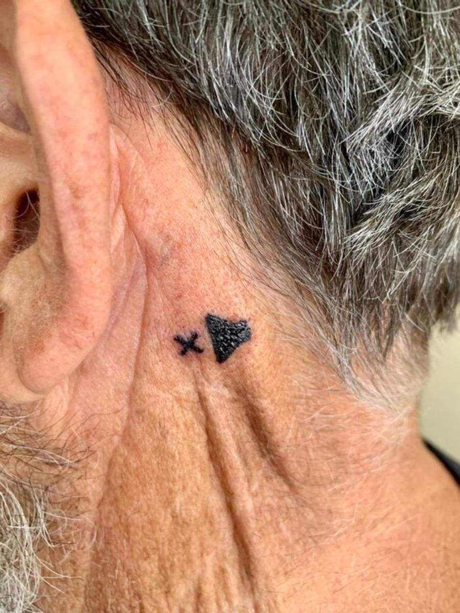 père, oreille, sourd, tatouage, minimaliste