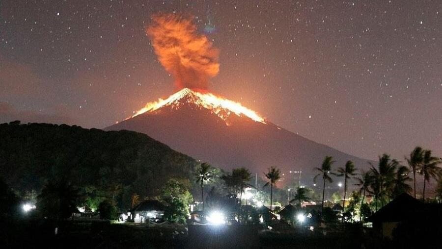 volcan éruption