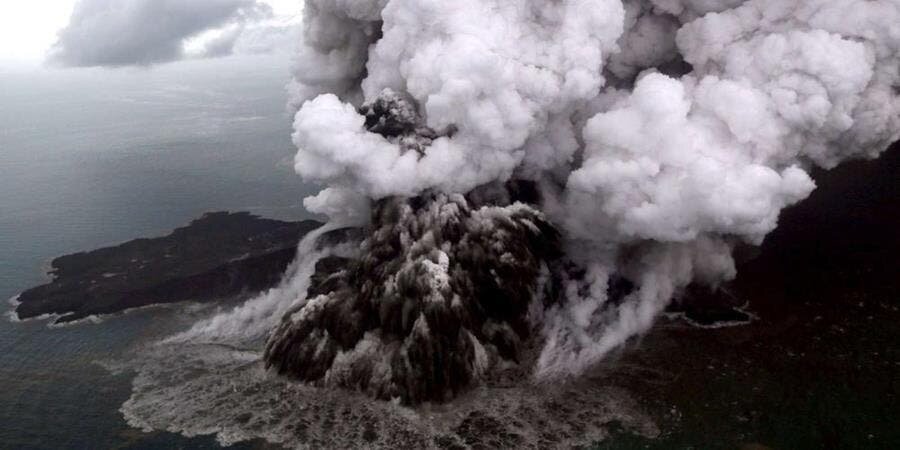 volcan éruption