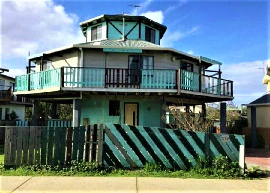 maison tour bois couleurs