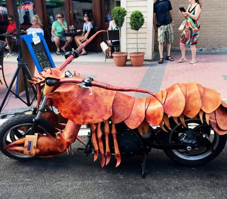 Homard rouge moto