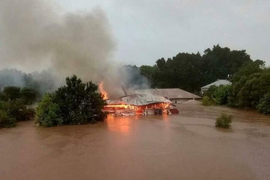 Eaux Feu Poisse