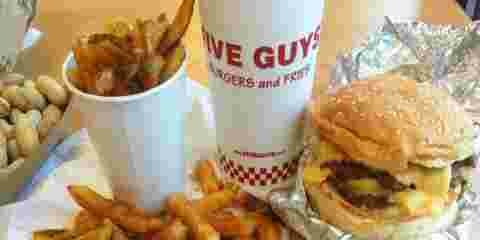 Bonne nouvelle ! five guys, le nouveau roi du burger américain débarque en france !