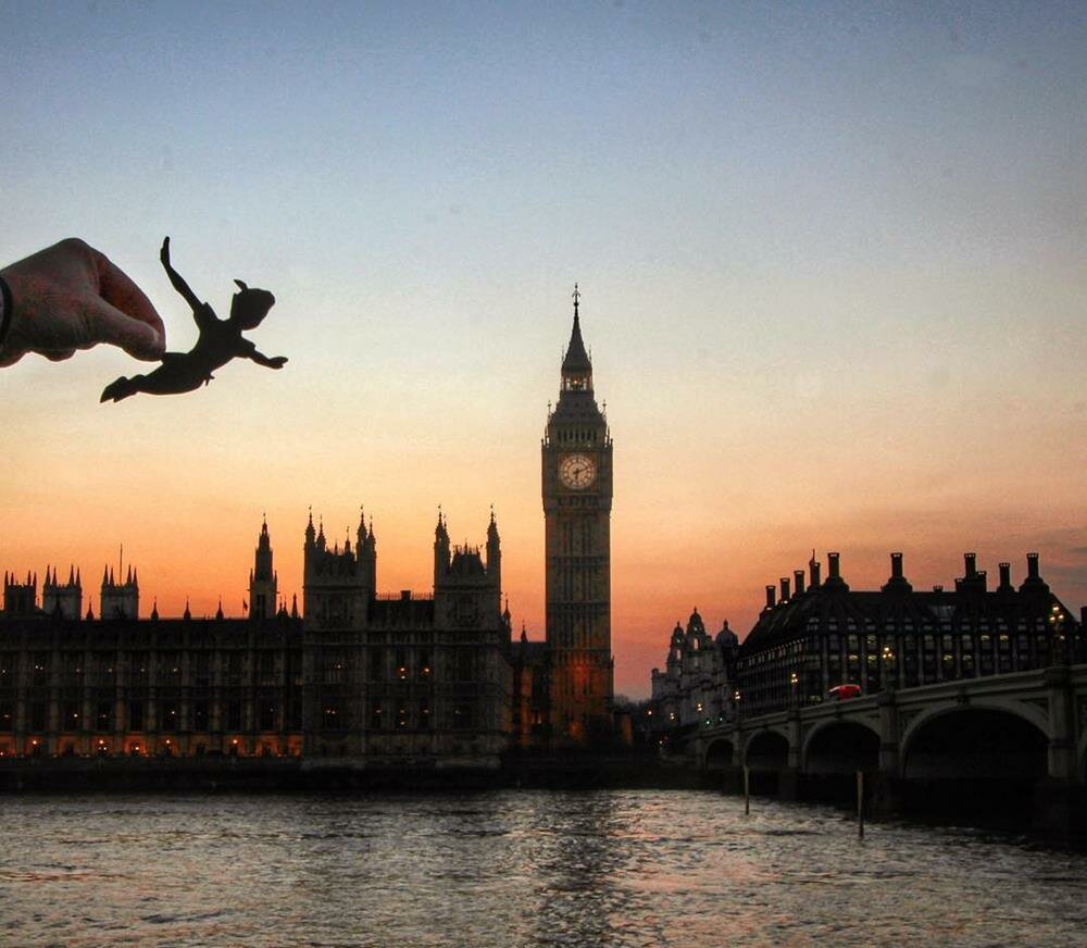 Peter Pan qui vole au-dessus du Big Ben