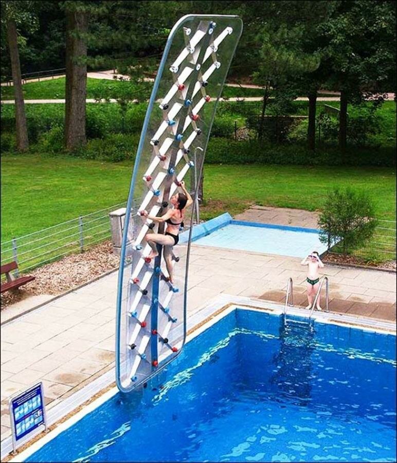 mur d'escalade pour piscine