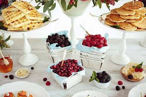 Un magnifique brunch avec des fruits