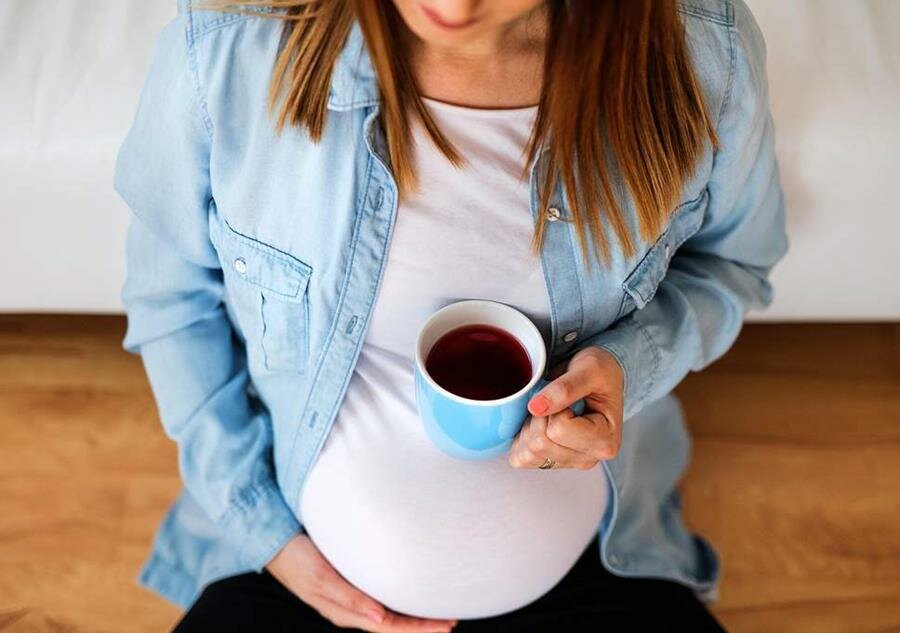 femme enceinte, café