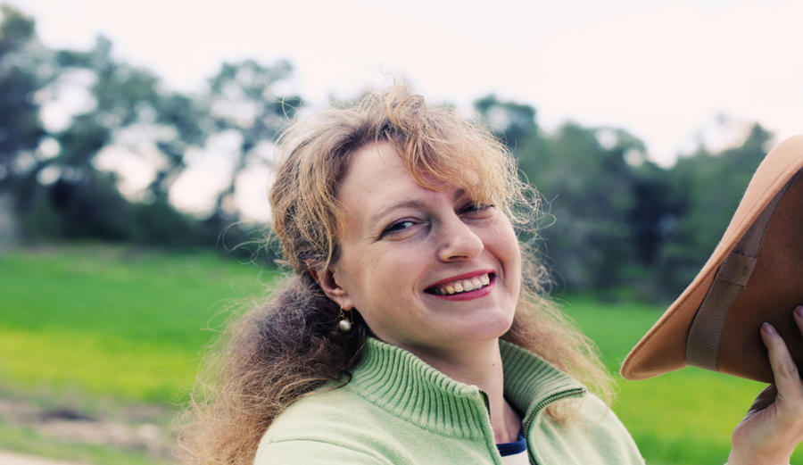 femme, quarantaine, sourire