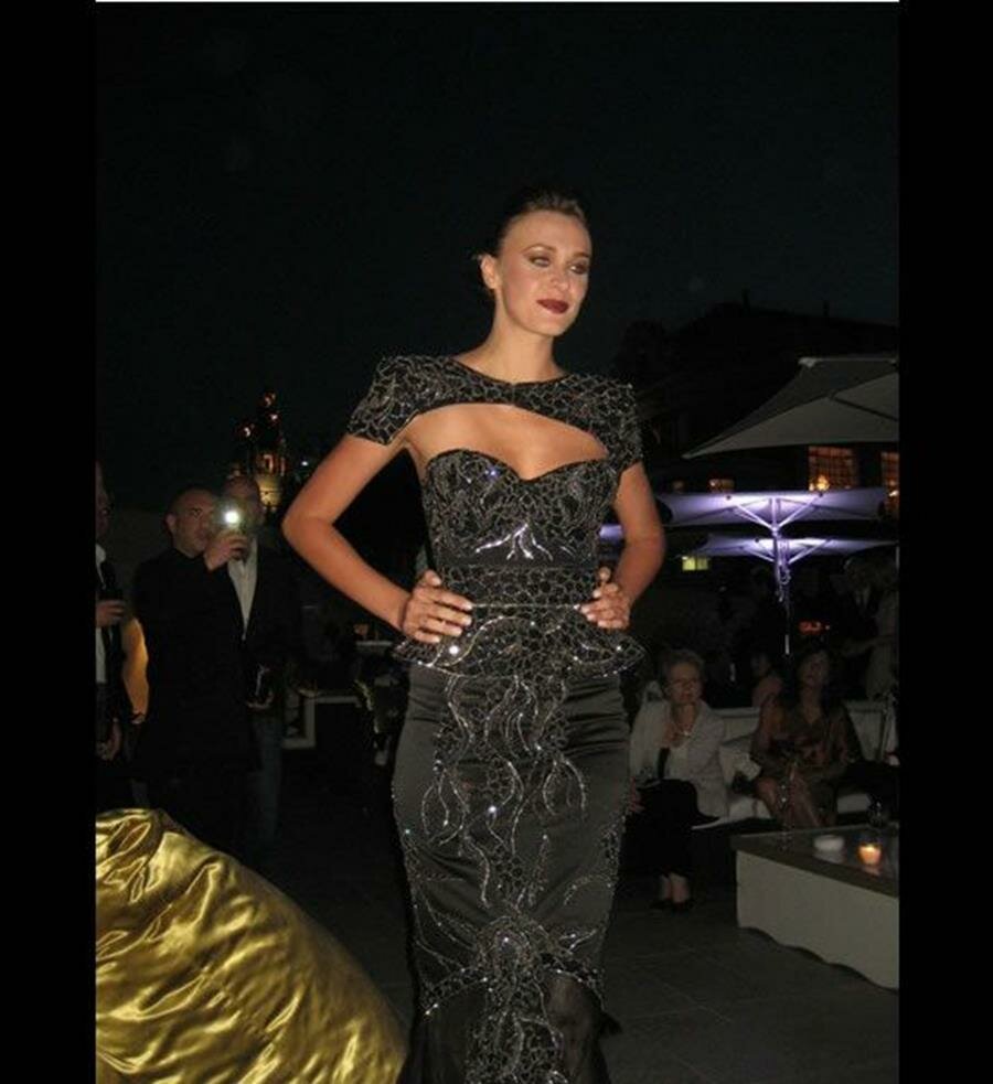 robe, diamants noirs