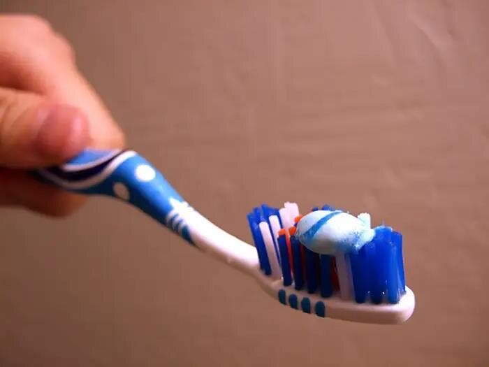 dentifrice, brosse à dents