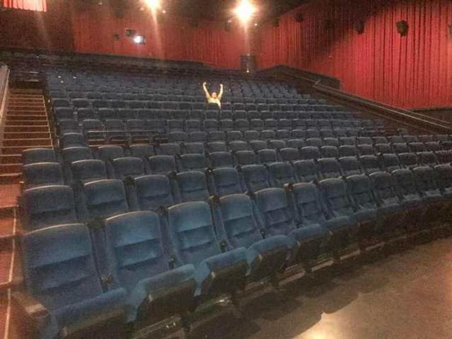 cinéma, salle vide, chanceux, karma, insolite