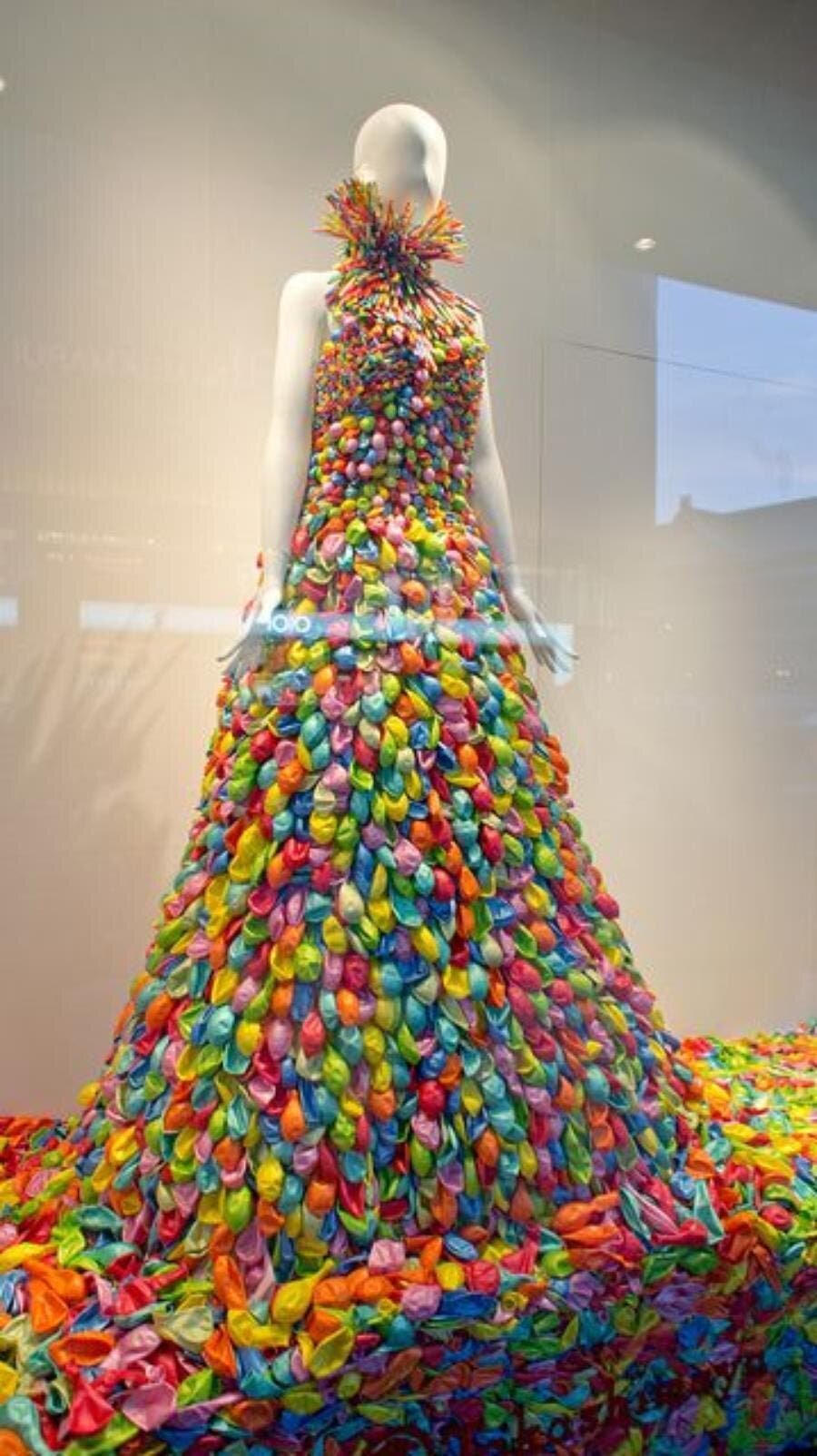 robe, ballons, multicolore, géant, beaucoup