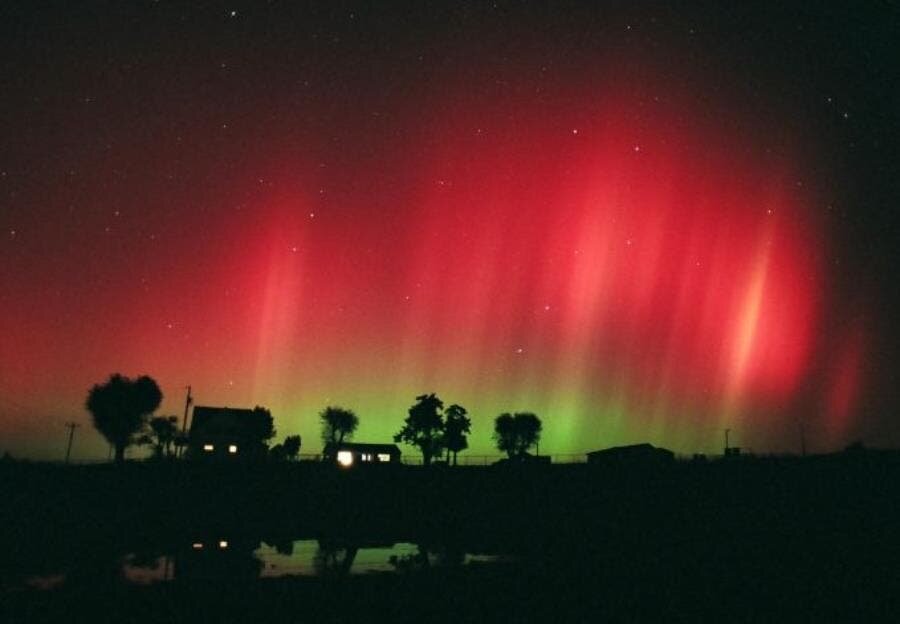 aurores boréales rouge