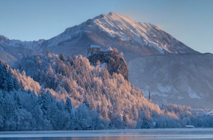 château dans la neige