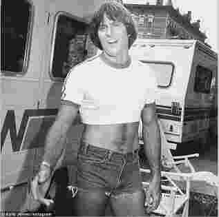 Bruce Jenner en crop top